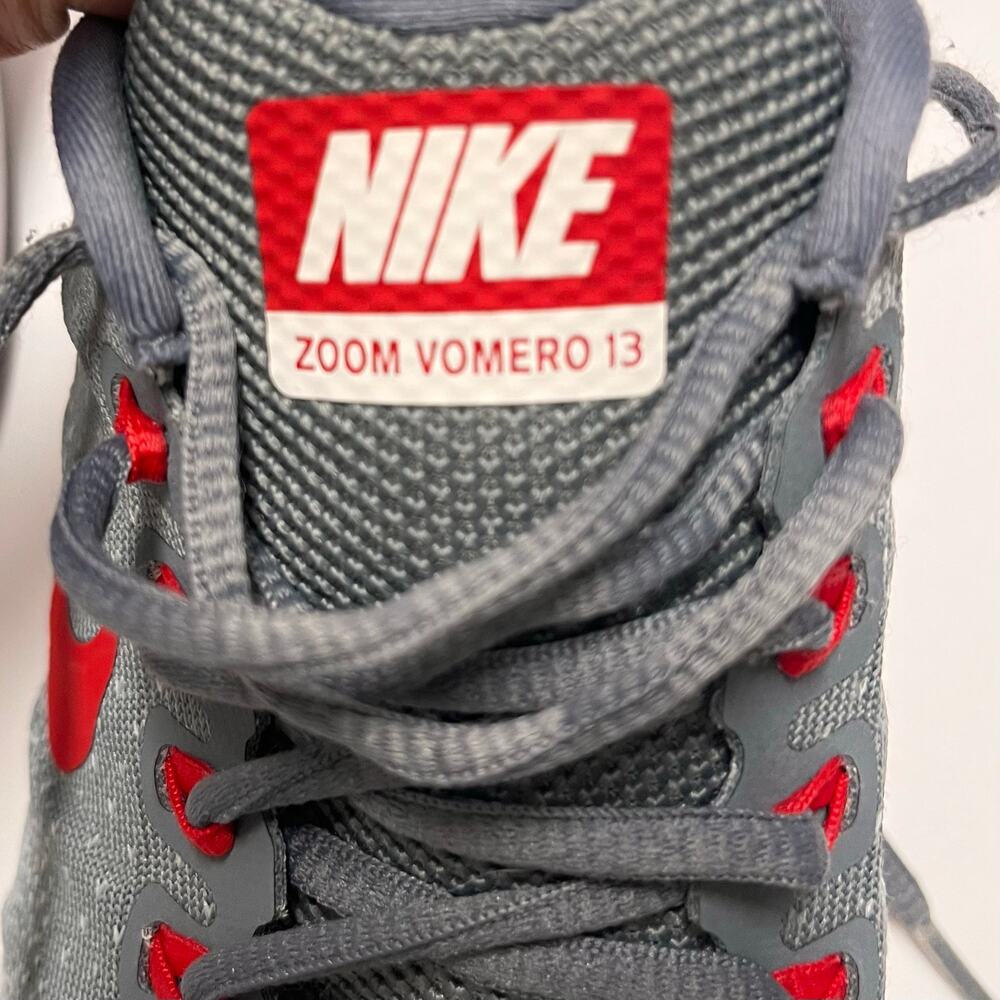 Nike Zoom Vomero 13 Men’s 9 Gray Red Running Shoes AO3181-064 Cushion Sneaker - Picture 8 of 10
